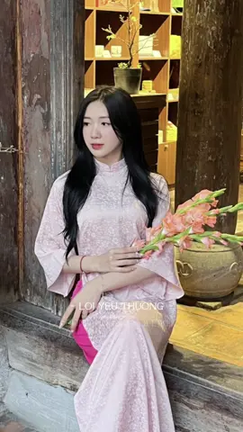 Hết tết nhưng luỵ áo dài nên vẫn mún đăng🫣 #fypシ #xuhuong #tipschinhanh #taodangchuphinh #xh #fyp 