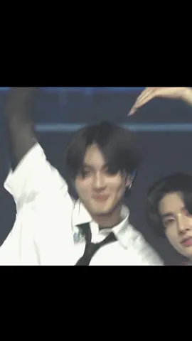 heart from our cutie yoiz🥹🫶 #enhypen #jake #jungwon #fateplus_in_seoul 