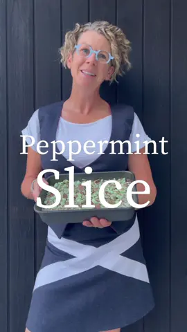 🏴󠁧󠁢󠁳󠁣󠁴󠁿 PEPPERMINT SLICE 🏴󠁧󠁢󠁳󠁣󠁴󠁿 This was my fave tray bake slice from the local garden centre in Scotland when I was a kid. Infact I had a love affair with mint Aero chocolate for some time 💚🤎 This is very nostalgic for me. I like the fondant quite minty but you can add less to suit your taste!  Fills an 8” x 10” (20 x 26cm) tin Base: 2 tbsp cocoa powder 1 cup self raising flour Half cup soft brown sugar Quarter tsp salt 1 tsp vanilla extract 150g melted unsalted butter 2 cups cornflakes (measured out then crushed) Mix all the dry ingredients, then add the wet ones and combine to a cookie dough. Press into a well buttered non stick dish and bake at 180c fan forced for 15 minutes. Allow to cool fully before adding… Fondant  500g icing/powdered sugar  2 tbsp peppermint essence 3 tbsp cold water Splash of green food colour (if you like) Sift the icing sugar then add the liquids and stir well to combine. Spread over biscuit base then refrigerate.  Topping Crush and bash up 3 x 40g Mint Aero bars, melt 150g dark chocolate and spread over the fondant. Sprinkle over the crushed Aero and refrigerate overnight for best results. Cut into squares and enjoy!  #mint #chocolate #baking #rovinghaggis #scottish #fyp 