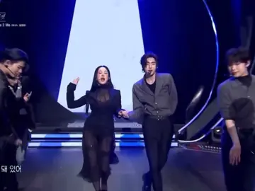 enhypen with uhm junghwa performing come 2 me 🔥🔥🔥🔥🔥 #enhypen #uhmjunghwa 