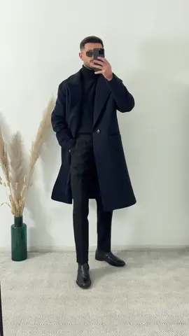 How to style a navy blue coat 💙 YES or NO? #navyblue #navycoat #navycoatoutfit #mensfashion #menstyle #menswear #coat #omarspaneshi 