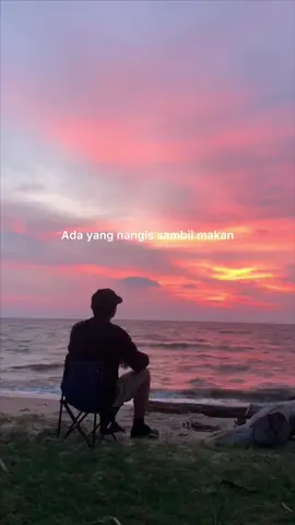 to be calm💪🏻 . . #fyyyyyyyyyyyyyyyy #sea #alone #sunset 