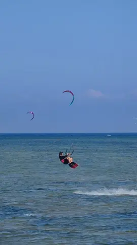 Lướt ván diều tại Biển Mỹ Hòa, Ninh Thuận.  #NinhThuan #NinhChuBeach #LuotVanDieu #kitesurfing 