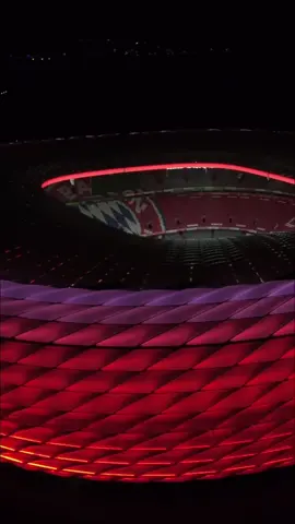 After three weeks without a home game, we return to our home, the 𝑨𝒍𝒍𝒊𝒂𝒏𝒛 𝑨𝒓𝒆𝒏𝒂, tomorrow night in the Bundesliga. 🏟️❤️🤍 #FCBayern #AllianzArena #FCBRBL 