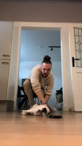 Escape House game of fate! Première 🎥 outfit check! 1 Maart te zien op ons Youtubekanaal! : TOERKOEZ #outfitcheck #première #toerkoez #escapehouse 