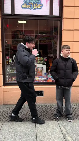 Sag Nix ins Mikrofon und ich Kauf dir was du willst #umfrage #Leipzig ##sweets