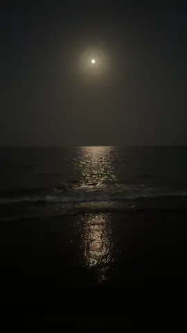 🌊🖤 #بحر #صحار #fyp #تصويري #ليل #اكسبلور #sea #explore #calm 