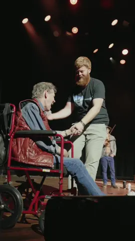 I've been listening to @Randy Travis longer than I've been walking 😂 Randy was my grandmother's and mother's absolute favorite growing up, and his music was all we ever listened to. He is a true legend and I'm still a little shook up just knowing I got to shake his hand. Couldn't have asked for a better Ryman debut show.