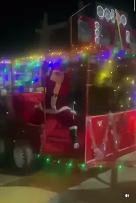 Somebody come in get santa 😂🤣😂 #foryoupage #fyp #fypシ #fyppppppppppppppppppppppp #trynottolaughtiktoktv #trynottolaugh #funny #funnyvideos #fypシ゚viral #fypage #fypsounds #fypp #tiktok #fypviral #blowthisup #crazyvideo #santa 