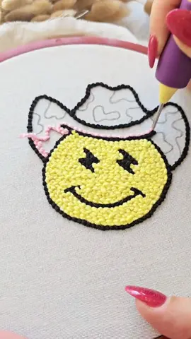 make punch needle with me #colouring #satisfyingasmr #punchneedling #punchneedletiktok #coloring #punchneedle #mugrug #punchneedlecoasrers #cowboy #texas 