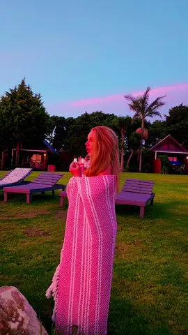 Last nights sunset 😍🔆 did you spot the moon 🌙 😱 ? #sunset #viral #fyp 