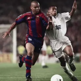 R9 vs Roberto Carlos 🙅🏼 #robertocarlos #r9 #vaiprofycaramba #1minute #football #fy 