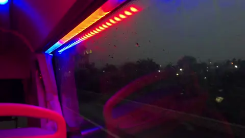 Dạo này thủ đô mưa gió, lại làm tí nhạc tâm trạng bên cạnh ô kính xe khách thui. Đăng đêm không biết có ai tương tác khum? #nhaxetienphuong #36f00022 #xekhach36 #xekhachthanhhoa #xekhachvietnam 