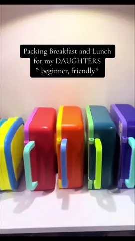 Lets pack lunch 💛 #omie #omiebox #omiebox #omieboxbento #fyp #fyppppppppppppppppppppppp #suchagirlmom #lunchbox #whatifeedmykids #whatmykidseat #schoollunches #schoollunchideas #elementaryschool #milso #milspouse #sahm 