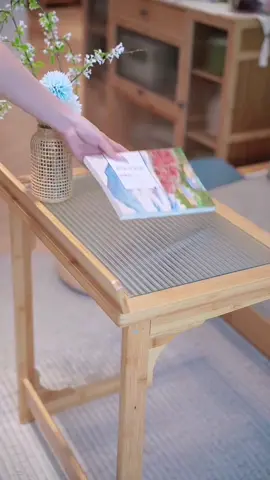 Chiệc bàn đơn giản tiện lợi cho mọi người #bandocsach #banhoc #dodungthongminh #nhadep #nghiennha #tiktok #homedecor #fyp #fypシ #dodunggiadinh #myhomes #tiktokshop #xuhuong #decornhaxinh #decor #trend #giadung #giadungtienich #xuhuongtiktok #dogiadung 