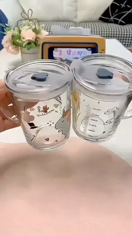 Gelas Minum Kaca Karakter dengan Sedotan #gelasminunanakkaca #gelaskacakarakteranimal #gelasminumanakdengansedotan #barangberfaedah #goodthings #racuntiktok #tiktokshopindonesia #fyp #perabotrumahtangga 
