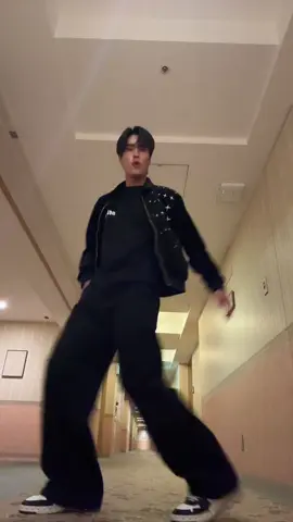 ไม่เคยเต้นเพลงตัวเองลงเลย… เอาไรว่ามาคับทุกคน5555