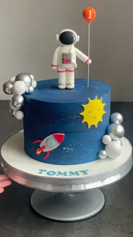 🧑‍🚀🚀🌌 #cake #cakedecorating #space #astronaut #rocket #buttercream #birthdaycake #caketok #cakevideo #fyp #foryourpage 