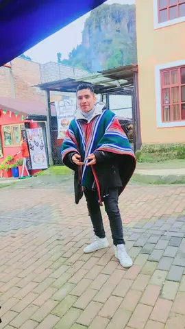 Como siempre Feliz porque amo a mi propia vida y amo ami soltería Gracias Dios Por un Día mas de Vida #salinasmaragogi #salinasmaragogi #sali #salasa#quiztime #Maquita #simiatug 