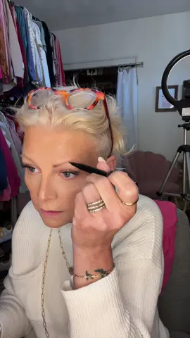 Trying a new eyebrow microblade pen 👀 #tatbrow #eyebrowpencil #eyebrowpen #microbladedbrows #microbladepen #makeup #makeuptok #makeuptiktok #makeupoftiktok #eyebrow #eyebrows #eyebrowshaping #makeupreview #honestreview #eyebrowtutorial #browpen #browtok #browproducts #browshape #browshaping 