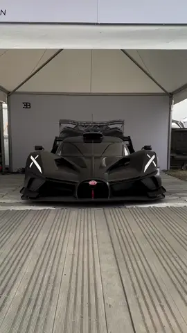 Bugatti went full Batmobile on this one #Bolide