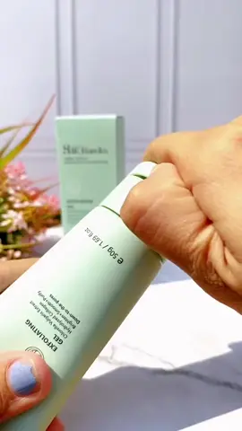 Pembersihan mendalam untuk mengatasi kulit kusam! SHE Eureka Chlorella Exfoliation menghilangkan limbah keratin, sekresi minyak, dan mencerahkan kulit! #sheeureka  #fyp  #exfoliateyourskin  #exfoliasi  #exfoliating  IDzb022
