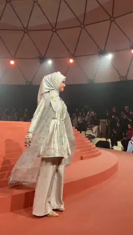 seneng bisa dikasih kesempatan jalan di show @zaskiasungkarjakarta @Shi by Shireen kolesi terbaru untuk bulan ramadhan! sukses ya untuk ka zaskia dan ka shireen 😘🥰😍#wanbowonderfulworld 