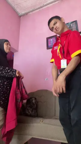 Ngonten bareng mamah lagi ygy #viral #fyp #disability #majalengkapride🏴‍☠️ #disabilitytiktok #terimakasihorangbaik #alfamart #alfability #mamahebat 
