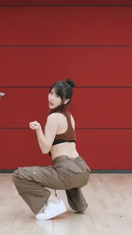 Momo ate leaving no crumbs #mummy #mommy #woof #bark #twice #sexy #dance #new #song #comeback #dancing 