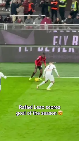 This angle of Rafael Leao’s WONDER-GOAL against Atalanta 😍 (IG: socialmatchdayit) #ballers #sports #football #Soccer 
