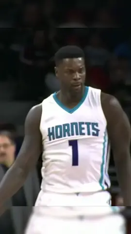 2 minutes of Lance Stephenson being the Most Entertaining NBA Payer OAT😂 #coshreport #NBA #lancestephenson 
