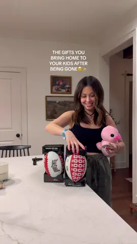 The coming home part is the best🥹🩷✨🦋#momoffour #motherhoodunplugged #motherhoodunfiltered #MomsofTikTok #trending #realmomlife 