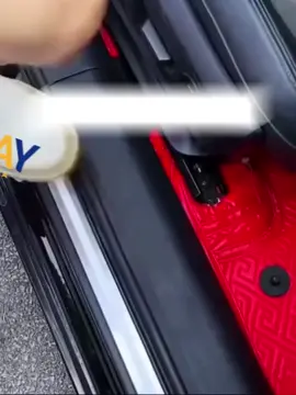 ¿Estribos sucios? Con nuestro mecanismo unico Carbon Fiber mantendrás tu auto impecable