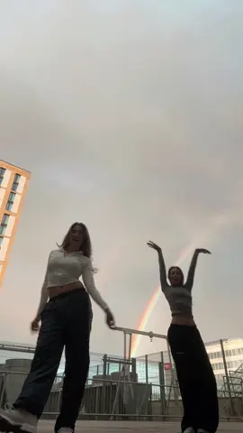 dancing in the rainbowwww🌈 dc us!! @Iz⚡️  #viral #fy #dance 