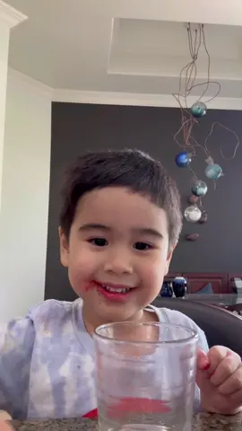 E Muckbangs ! Today we eating Grapes and Takis 