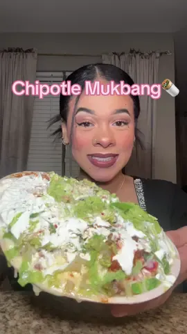 My chipotle bowl hittttss everytimee! 😍🌯 #chipotle #chipotlebowl #chipotlesponsorme #chipotlemukbang #mukbang #sourcream #cheesy #fypシ゚viral #fypp #viral @AaronMichelle🩷 @Buldakbabes 