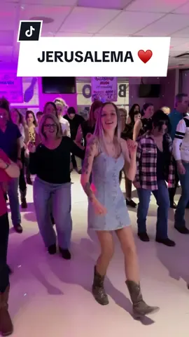 JERUSALEMA 🫶 | On ne se tanne jamais de cette chanson. C'est une chorégraphie accessible à tous et facile à apprendre lors d'une soirée, elle nous unis tous! ❤️ #jerusalema #jerusalemachallenge #linedance #linedancing #dancersoftiktok #fyp  @École de danse Pascale Dufour  @École de danse Pascale Dufour  @École de danse Pascale Dufour 