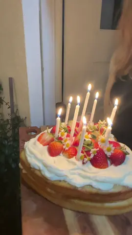 Girl dinner parties >>