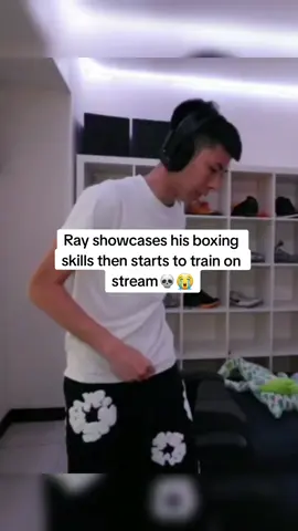 was crying when he started exercising 😭 @Ray #ray #kaicenat #rayasianboy #rayandkai #xcyzba #abcxyz #funny #fyp #viral #streamer #rayasianboyclips #foryou 