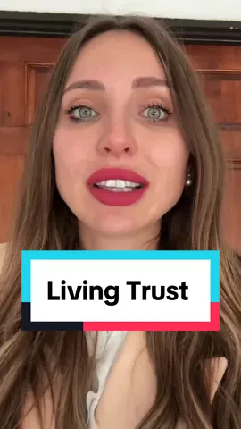 Living trust el secreto del patrimonio seguro⬇️ 1. Evita el Proceso de Sucesión🚫⚖️: Una de las razones más importantes para considerar un fideicomiso en vida es su capacidad para eludir el proceso de sucesión. Los bienes que se colocan en un fideicomiso pueden transferirse directamente a los beneficiarios designados, evitando así el largo y, a veces, costoso proceso de sucesión. 2. Control sobre los Activos 🔐💼: Un fideicomiso en vida te brinda un control completo sobre tus activos mientras estás vivo. Puedes determinar cómo y cuándo se distribuirán tus activos después de tu fallecimiento, asegurando que se respeten tus deseos. 3. Privacidad🤫: A diferencia de un testamento, que se convierte en un documento público durante el proceso de sucesión, un fideicomiso en vida mantiene la confidencialidad de los detalles financieros y patrimoniales. 4. Protección en caso de Incapacidad🛡️🚑: En situaciones de incapacidad física o mental que te impidan manejar tus asuntos, un fideicomiso en vida permite que los sucesores o fiduciarios designados asuman el control de tus activos sin recurrir a un proceso judicial de tutela o curatela. 5. Flexibilidad🔄: Un fideicomiso en vida es revocable, lo que significa que puedes modificarlo o cancelarlo en cualquier momento mientras tengas capacidad legal para hacerlo. 6. Ahorro de Tiempo y Dinero⏳💵: Al evitar el proceso de sucesión, un fideicomiso en vida puede ahorrarte tiempo y dinero en honorarios legales y gastos judiciales, lo que beneficia a tus herederos y beneficiarios. 7. Planificación Fiscal💰📉: Aunque un fideicomiso en vida no siempre conlleva beneficios fiscales directos, puede formar parte de una estrategia de planificación patrimonial que minimice las obligaciones fiscales para el patrimonio y los herederos. 💸Sigue a @ganaconkriss #livingtrust  #independenciafinanciera #finanzas #proteccióndepatrimonio #inversiones #dinero 