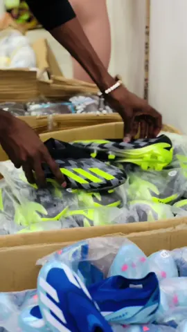 New stock soccer boots 