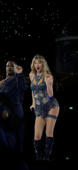 having this video in my camera roll feels illegal  #erastour #erastoursydney #erastoursydneyn3 #bejeweled #bejeweledtaylorswift #bejeweleddance #midnights #midnightstaylorswift #midnightsera #midnightseraoutfit #sydneytstheerastour #erastoursydney 