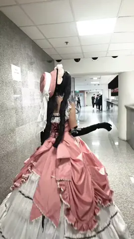 the duchess loses her head #cielcosplay #fypシ #cosplayer #fypシ゚viral #fyp #sewer #ladycielcosplay #cielphantomhivecosplay #cielphantomhivecosplay #blackbutler #ciel #cosplay #handmadecosplay 