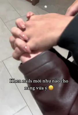 Dắt đi khéo làm bộ vuốt dài gấp 3 mình 😀 hihi