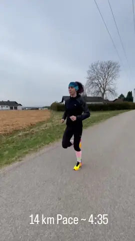 Runningday🏃🏽‍♀️🔥 Heute auf dem TP Intensiver DL insgesamt 18km ✌️ lief TOP 👍  Laufen macht einfach richtig Spaß 🤩✌️#runninglove  Liebst du auch das Laufen?  #Running #run #runner #Fitness #runningmotivation #pumarunning #runners #triathlonlife #training #trigirl #sport #reels #motivation #runhappy #fitgirl #laufen #triathlon #fit #laufenmachtglücklich #bayern #rungirl #fitnessmotivation #runningcommunity #swimbikerun #mrsvickeey #cham #runnersworld #runnerscommunity #puma 