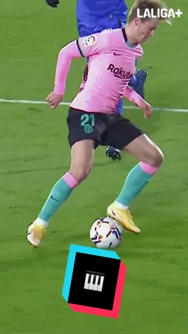🎹 𝒯𝒽𝑒 𝒫𝒾𝒶𝓃𝒾𝓈𝓉  Frenkie De Jong 💙❤️  #LALI#LALIGAEASPORTStokFootballAcademy #DeportesEnTikTok #Football #Sports #dejong #barça