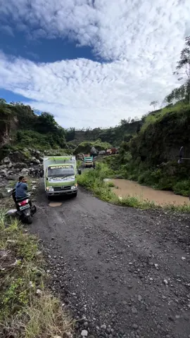 Mentahan bahan sw mu bolo.😚 #truckpasirmerapi #dynadutro #truckpasirbalap #depopasirskbklaten 