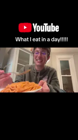 Just posted a what I eat in a day on YT!!! Link to my channel is in my profile! #whatieatinaday 