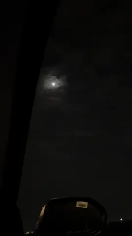 ليلَ وقمر واغنيه🤍#fyp #foryoupage #foryou #اexplore #اكسبلورexplore 