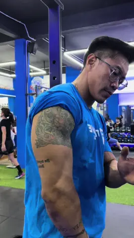 Otot triceps (Lower arm) adalah otot lengan berkepala caput tiga, ini dikarenakan otot ini terletak pada tiga tempat yang berbeda-beda #scitecindonesia  #thrivefitnessjambi #gym #workout #tomscitec 